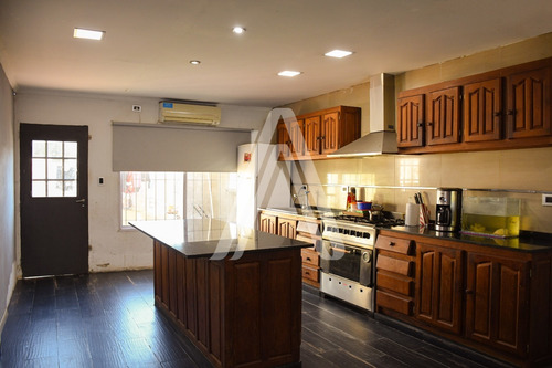 Imagen 2 de 14 de Casa En Venta. La Vanguardia - Constitucion - Rosario