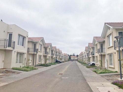 Casa Nueva De 3 Dormitorios En Condominio En Talagante
