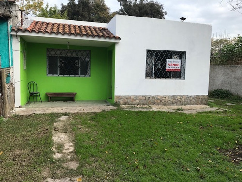 Imagen 1 de 9 de Casa Con Terreno Y Entrada Lateral