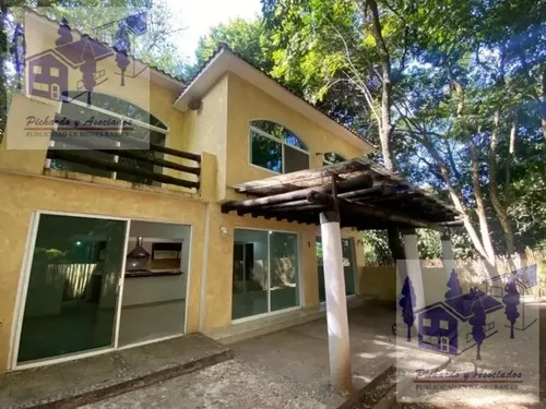 Casa En Venta En Quintas Del Bosque Cuernavaca