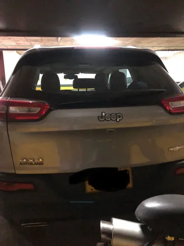 Jeep Cherokee 3.2 Longitude Plus