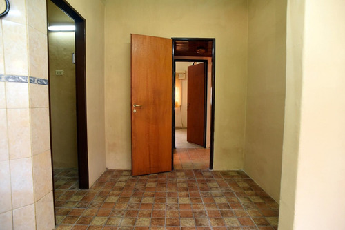 Imagen 15 de 30 de Casa 3 Ambientes Venta V Luzuriaga Parrilla Terraza Negocia