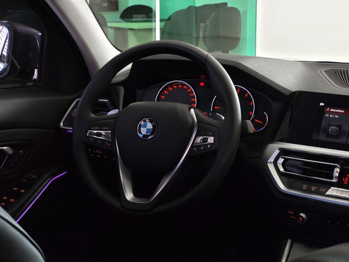 Imagem 14 de 18 de Bmw 320i 2020