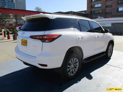 Toyota Fortuner Srv Diesel 2.4 Turbo At Aa