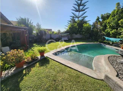 Casa Con Gran Patio, Excelente Ubicacion 5dor (71237)