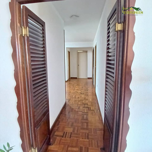 Apartamento En Av. Bolivar, Puerto La Cruz