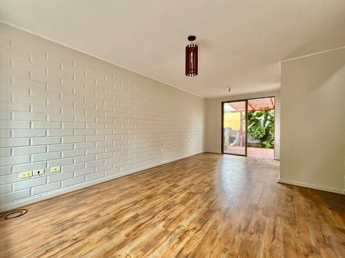 Cómoda Casa Con Excelente Ubicación En Buin