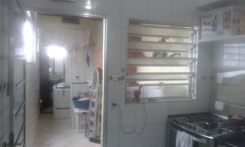 Imagem 8 de 15 de Casa 3 Dormitórios - Jardim D'abril - 76