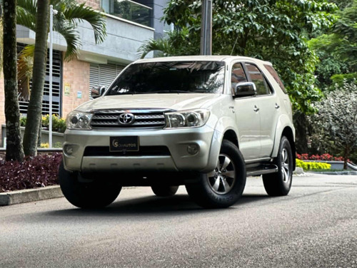 Toyota Fortuner 2.7 Sr5