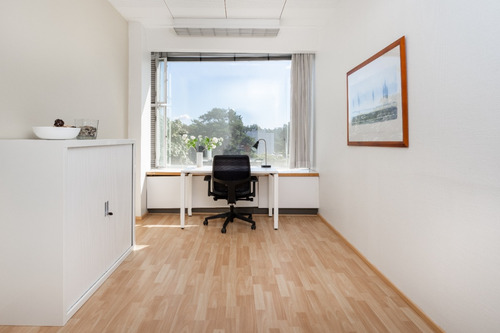 Renta De Oficina Privada Para 2 Personas En Regus Palmas Torre Esmeralda Ii
