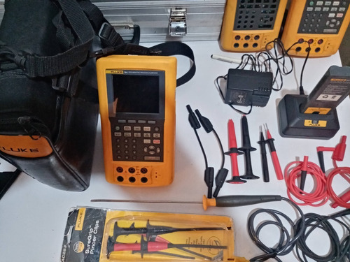 Imagen 1 de 3 de Fluke 744 Process Calibrator