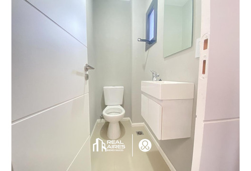 Departamento Ph En Venta En Capital Federal, Buenos Aires, Argentina