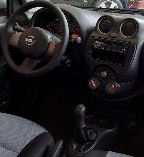 Imagem 9 de 13 de Nissan March 1.6 S Ano:2014 Prata Flex Completo