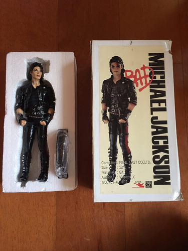Figura Michael Jackson Bad  32cm Con Base, De Colección