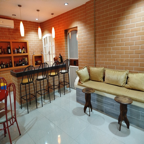 Sky Group Vende Casa En Urbanización La Viña. Inc-441
