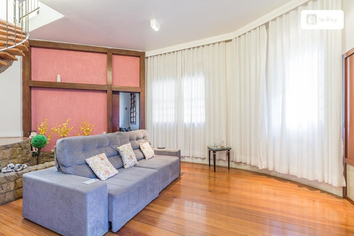Imagem 2 de 15 de Venda De Casa Com 325m² E 6 Quartos - 13478
