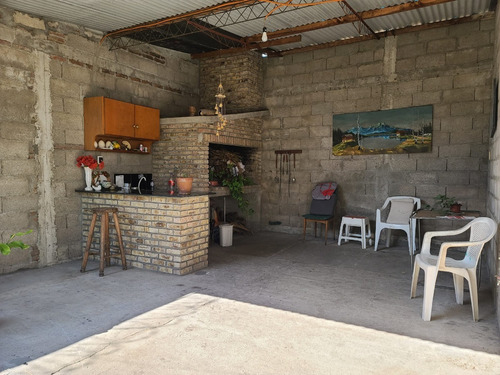 Inmobiliaria Rias Altas Vende Sobre Avenida Garzón Casa + Apartamento