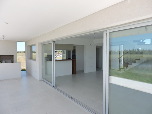 Casa A Estrenar En El Naudir Lote, A La Laguna.