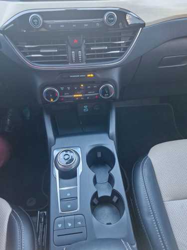 Ford Escape 2.5 Titanium Hybrid At
