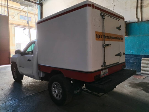 Imagen 7 de 14 de Chevrolet Silverado Ls Cava De Fibra 4x4
