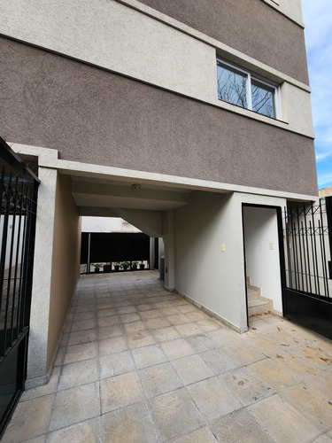 Duplex De 3 Ambientes Con Cochera Y Patio A Estrenar En Venta. Munro