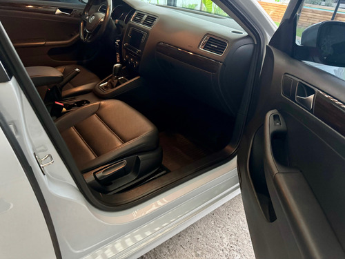 Volkswagen Vento 1.4 Highline 150cv At