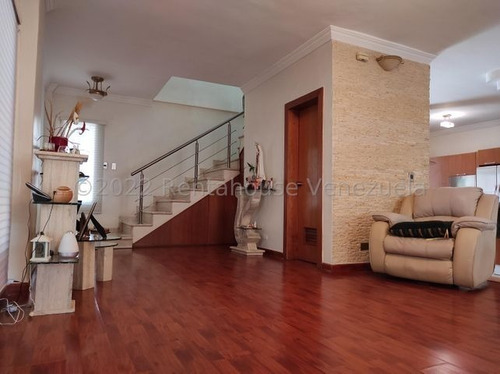Imagen 8 de 28 de Lujosa Casa Quinta Totalmente Amoblada Urb. Guaracarima La Victoria 23-17246 Ejc 04243439046