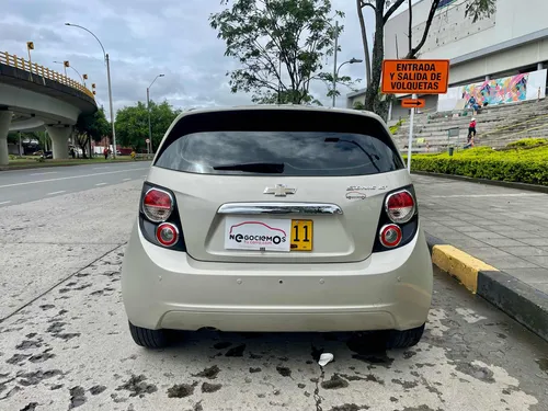 Chevrolet Sonic 1.6 Lt 5 p