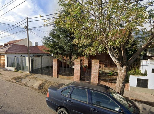 Casa En Venta - 3 Dormitorios 1 Baño - Cochera - 540mts2 - Bahia Blanca