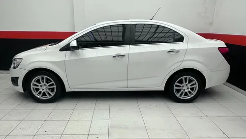 Chevrolet Sonic 1.6 Lt 5 p