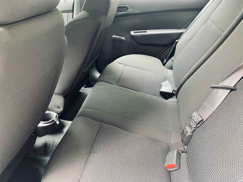 Imagen 7 de 8 de Chevrolet Aveo 2017 4p Ls L4/1.6 Man Linea Anterior
