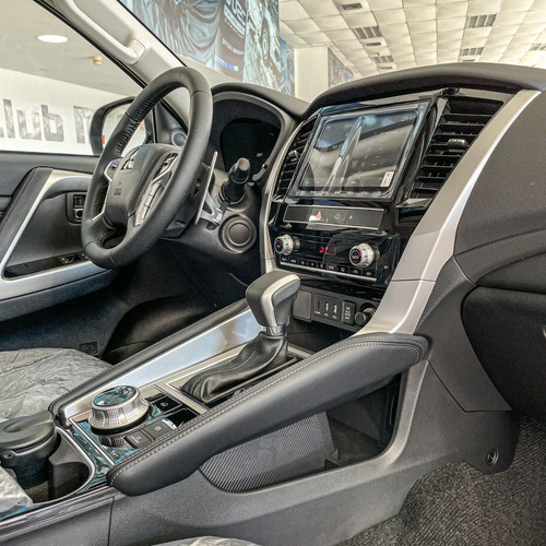 Imagen 6 de 12 de Mitsubishi Montero Sport