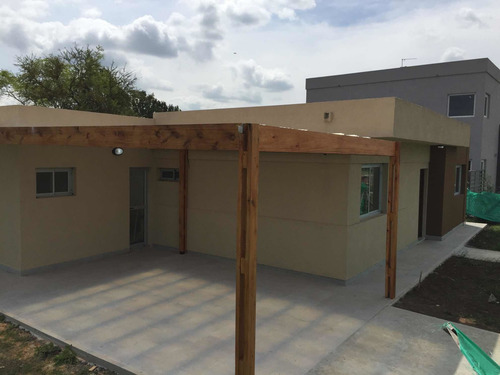Imagen 5 de 9 de Dueño Vende Casa En Barrio San Eduardo Pilar Del Este. Pileta. Financiación Directa.