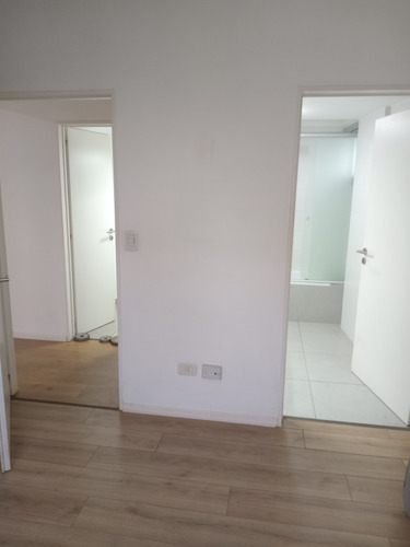 Alquilo 3 Ambientes Con Baño Y Toilette,sin Cochera