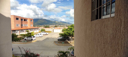 Imagen 7 de 13 de Invalmhouse. Apartamento Urbanización Canaima 3 Guatire