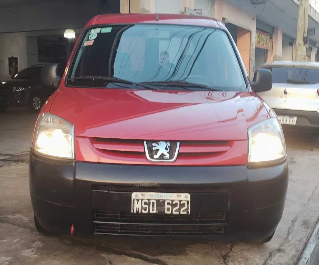 Excelente Peugeot Partner 1.4 Nafta