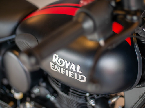 Royal Enfield Classic 350 Dark Stealth Black Reserva