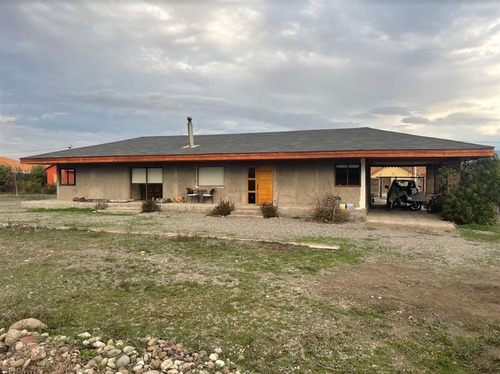 Casa En Venta De 3 Dorm. En Isla De Maipo