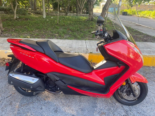 Imagen 2 de 6 de Honda Forza