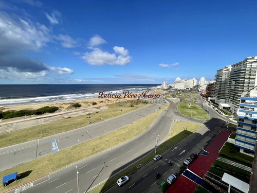 Imagen 17 de 26 de Vendo Apartamento De 1 Dormitorio Y Medio Reciclado En Playa Brava