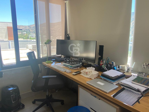 Cálida Casa Con Vista Panorámica En Condominio Seguro
