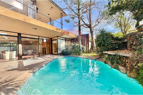Casa Con Historia En Barrio Gran Bretaña