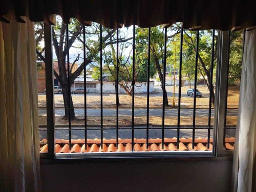 Imagen 8 de 21 de Jorge Febres Vende Apartoquinta En Urb. Prebo I (lemc-485)