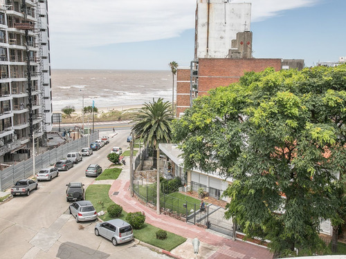 Apartamento En Venta En Malvin Ref. 7605