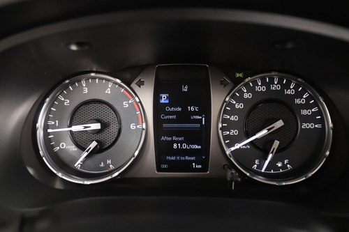 Imagen 9 de 14 de Toyota Hilux 4x4 Srx Automatica At 2.8