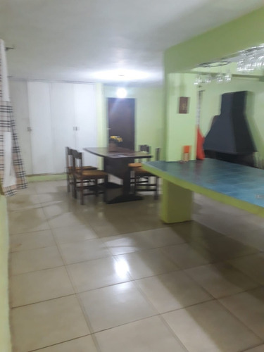 Casa 3 Dormitorios. 2 Baños