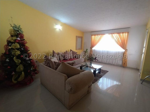 Se Vende Casa Los Samanes Urb. La Esmeraldas Maracay 23-6298 Al