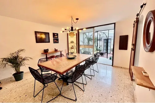 Precio Reducido Casa Con 2 Terrazas En La Azotea Y Un Patio