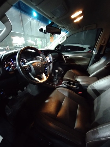 Imagen 13 de 20 de Toyota Sw4 4x4 Srx 2.8 Tdi 6 M/t 7 A