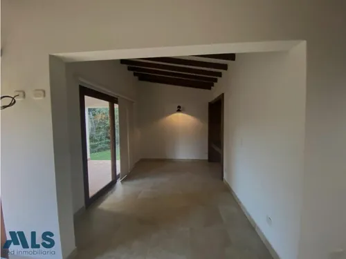 ¡tu Nuevo Hogar Te Espera En El Retiro!(mls#253785)